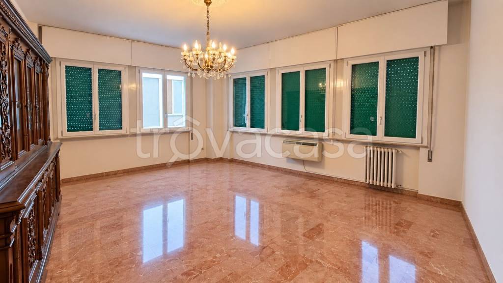 appartamento in vendita a Pesaro in zona Centro Città