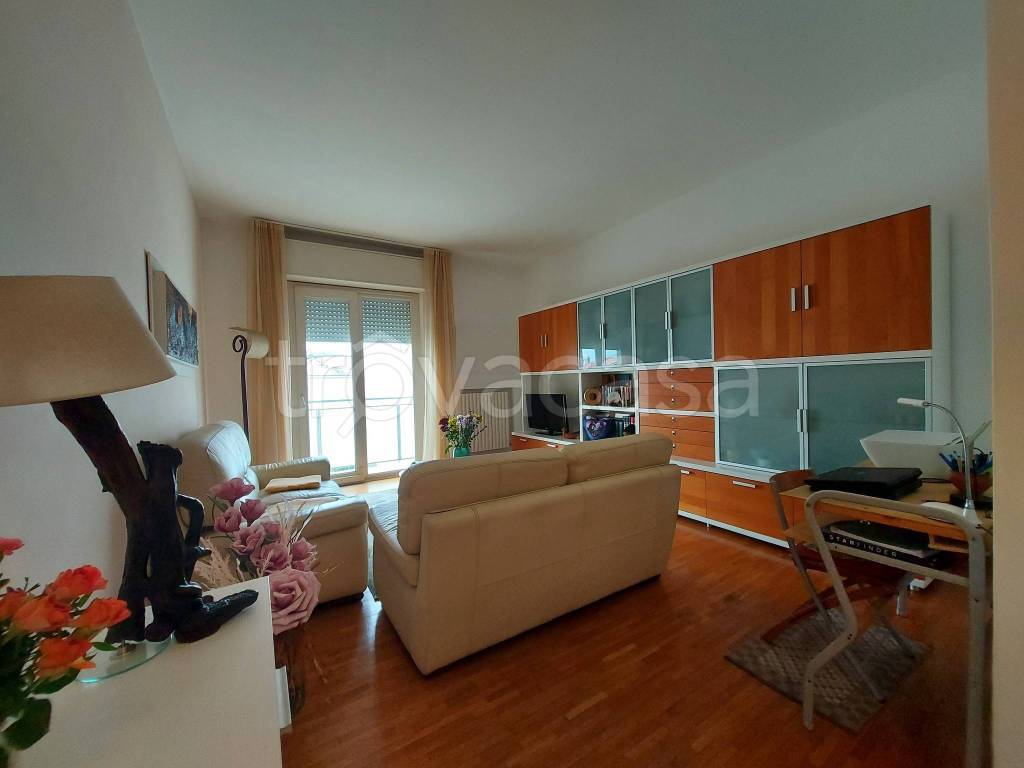 appartamento in vendita a Pesaro in zona Baia Flaminia