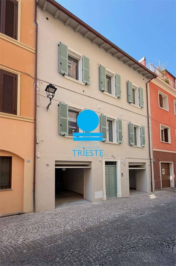 appartamento in vendita a Pesaro in zona Trebbiantico