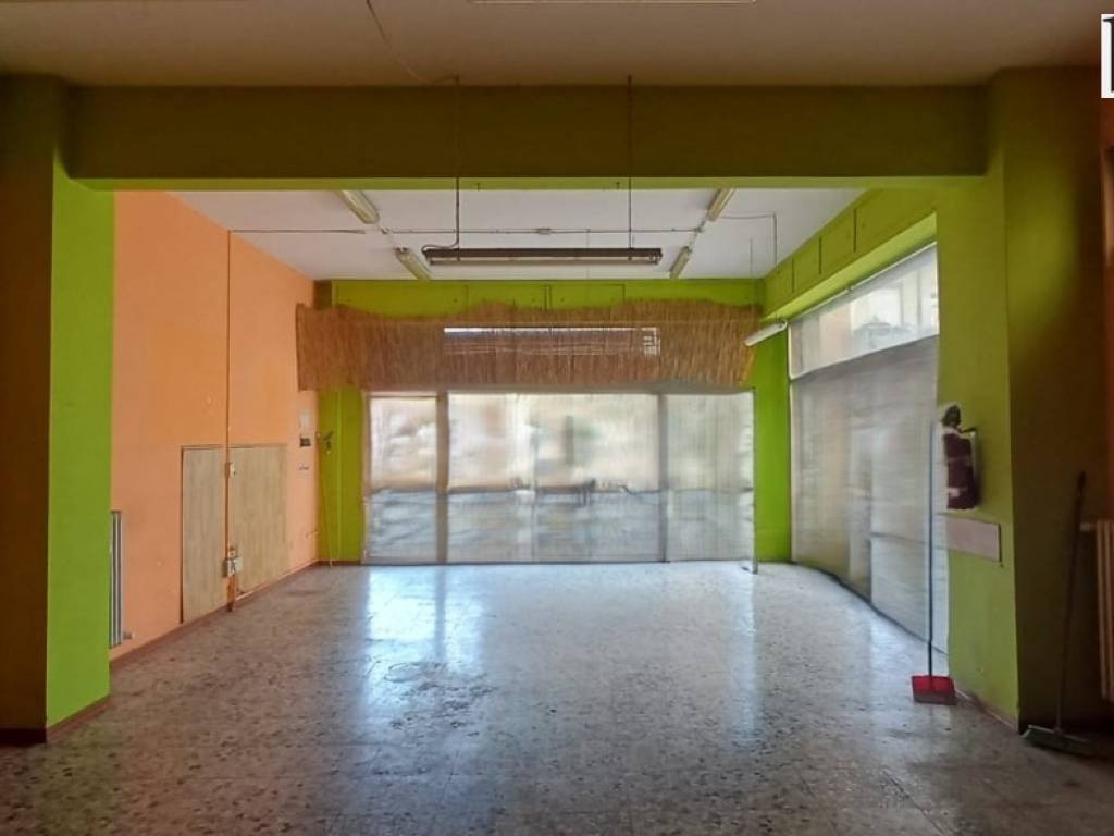 negozio in vendita a Pesaro in zona Pantano
