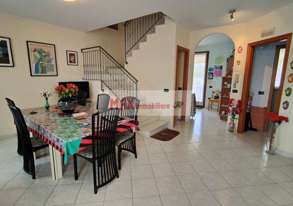 casa indipendente in vendita a Pesaro in zona Villa Ceccolini