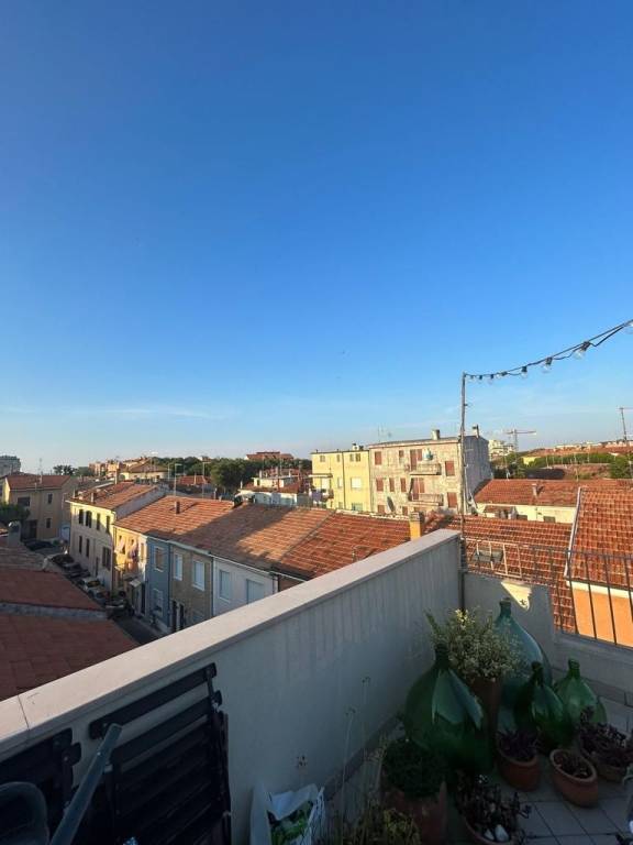 appartamento in vendita a Pesaro in zona Porto