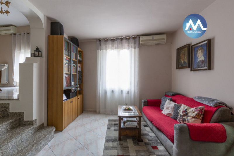 casa indipendente in vendita a Pesaro in zona Centro Città