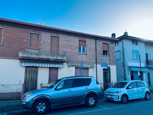 casa indipendente in vendita a Pesaro in zona Cattabrighe