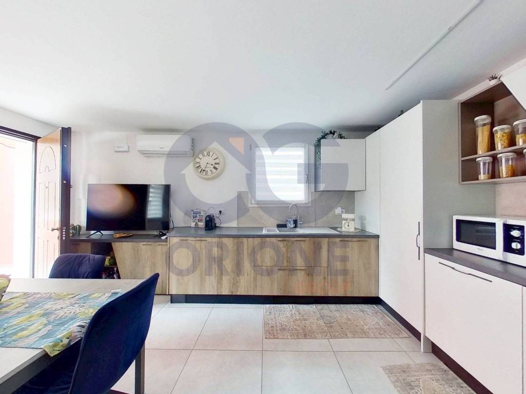 casa indipendente in vendita a Pesaro in zona Cattabrighe