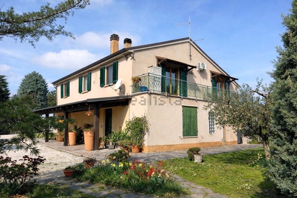 casa indipendente in vendita a Pesaro in zona Candelara