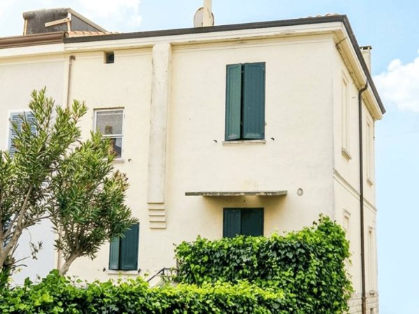 casa indipendente in vendita a Pesaro in zona Soria