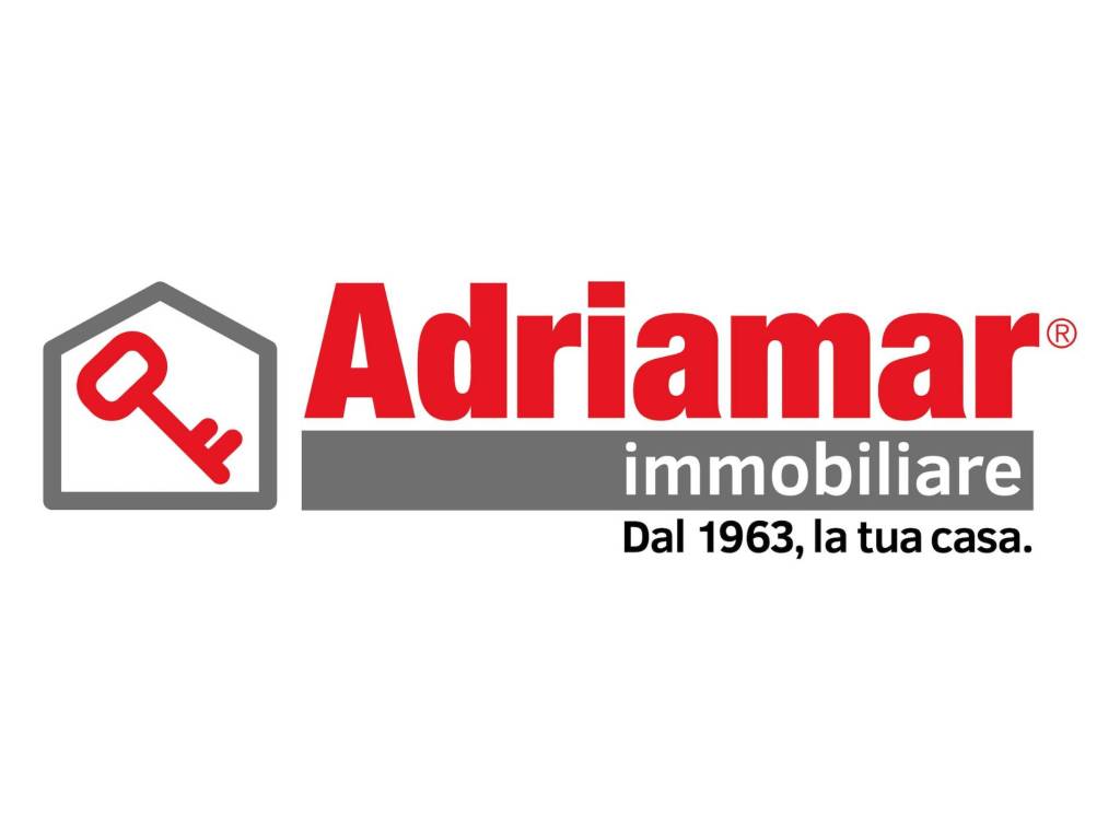 negozio in vendita a Pesaro in zona Centro Città