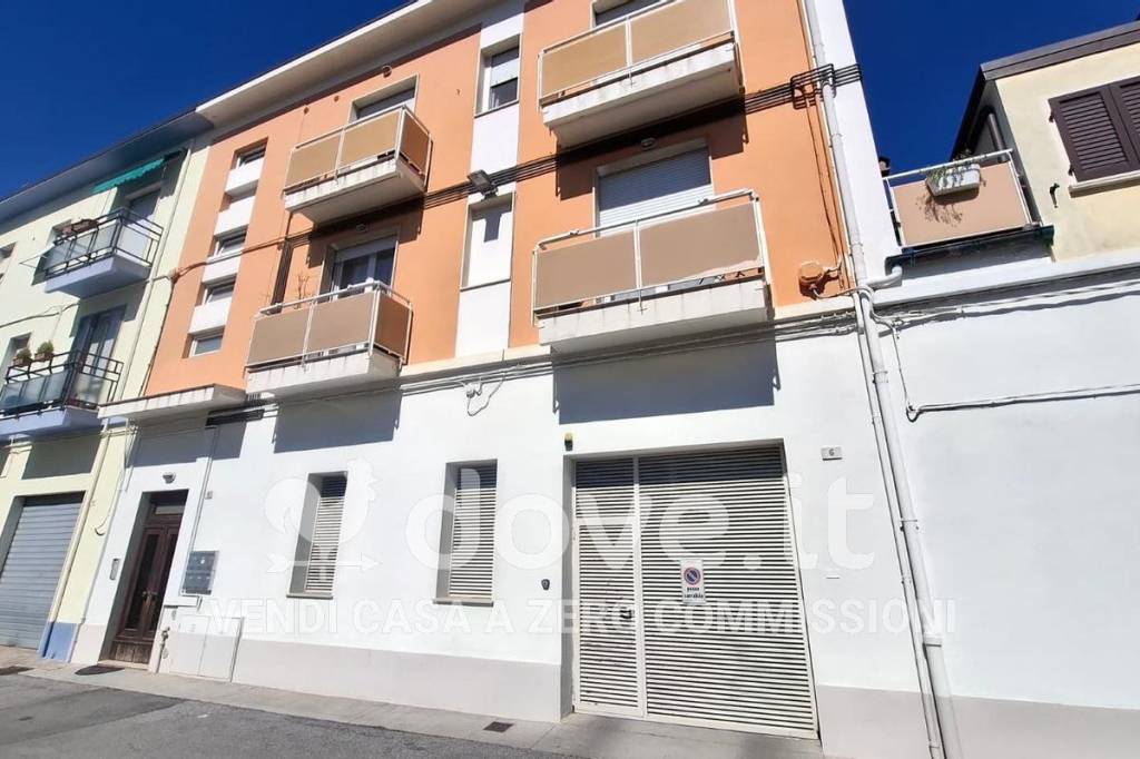 appartamento in vendita a Pesaro in zona Mare