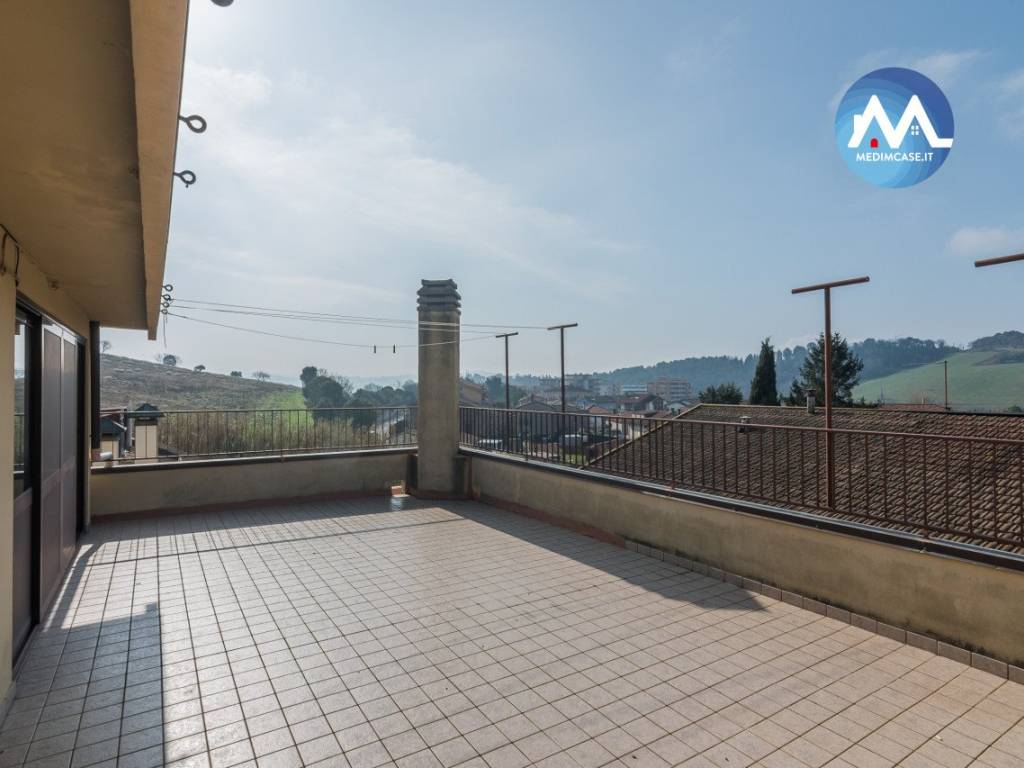 casa indipendente in vendita a Pesaro in zona Cattabrighe