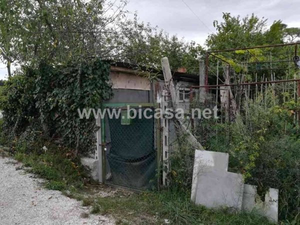 terreno agricolo in vendita a Pesaro in zona Pantano