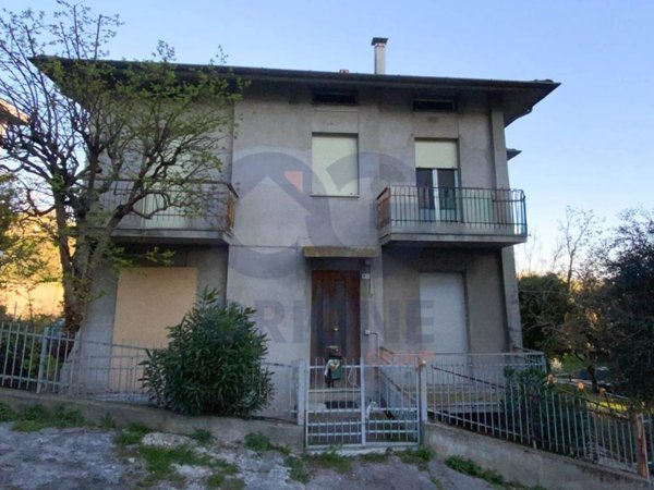 casa indipendente in vendita a Pesaro in zona Tre Ponti
