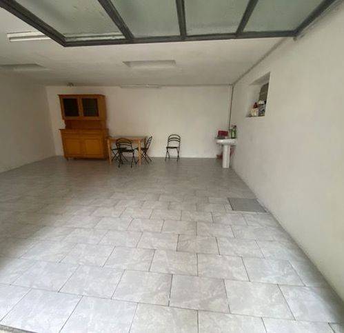 negozio in vendita a Pesaro in zona Soria