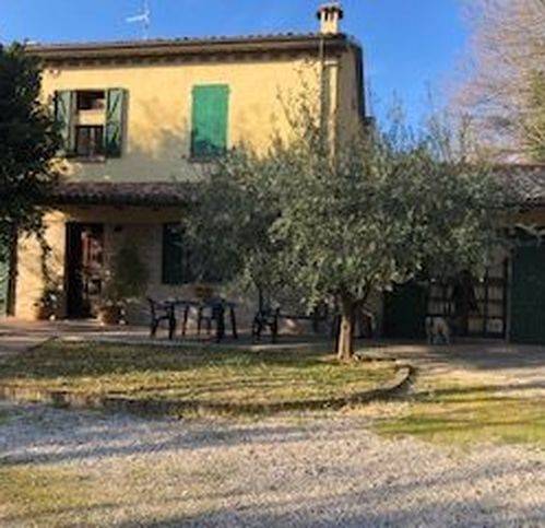 casa indipendente in vendita a Pesaro in zona Ginestreto