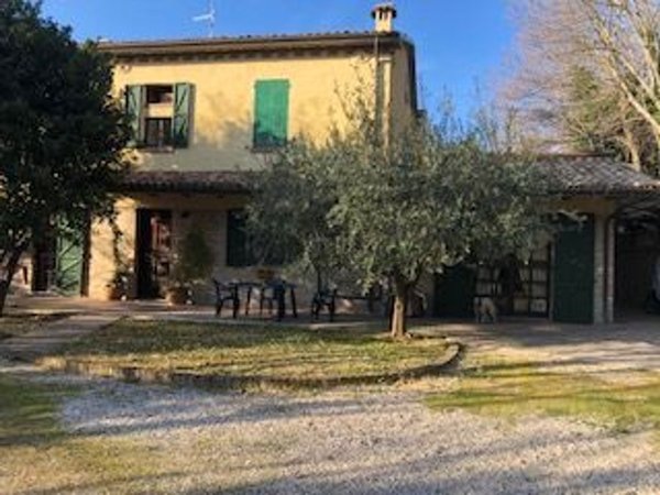 casa indipendente in vendita a Pesaro in zona Ginestreto