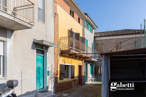 casa indipendente in vendita a Pesaro in zona Cattabrighe