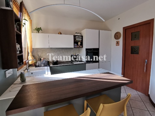 casa indipendente in vendita a Pesaro in zona Muraglia