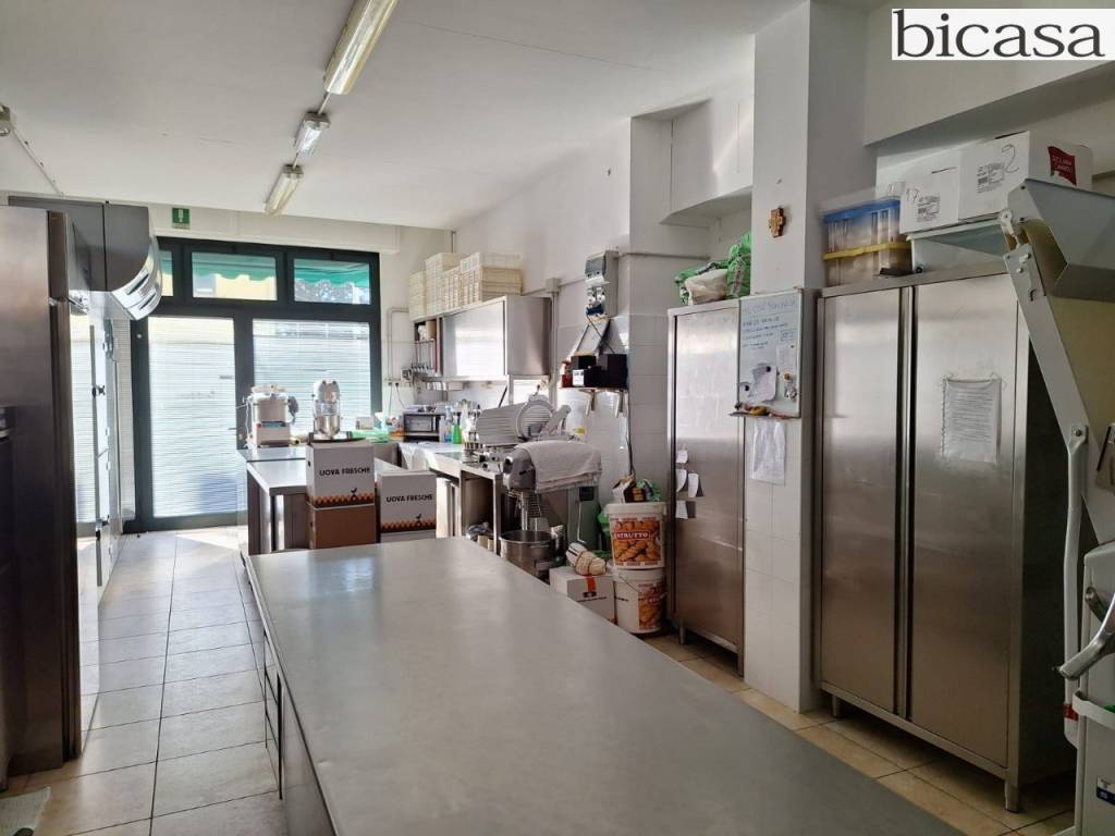 casa indipendente in vendita a Pesaro