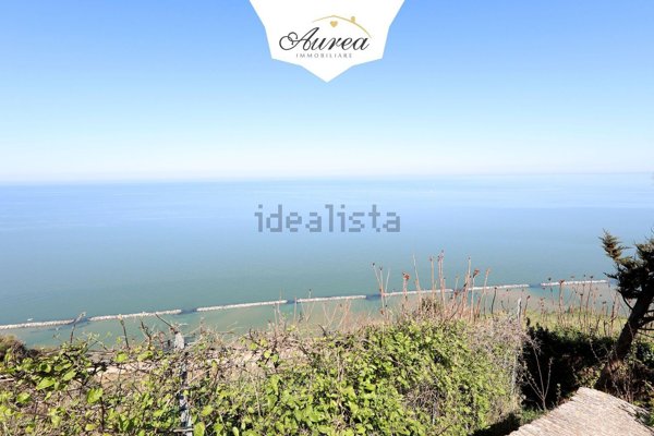 casa indipendente in vendita a Pesaro in zona Fiorenzuola di Focara