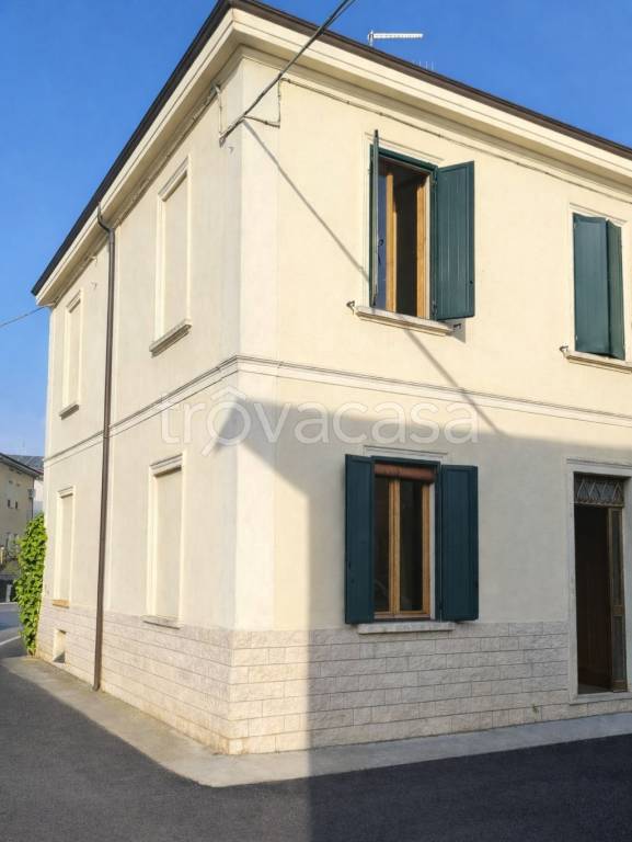 casa indipendente in vendita a Pesaro in zona Soria