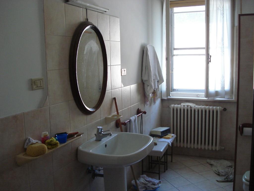 casa indipendente in vendita a Pesaro in zona Centro Città