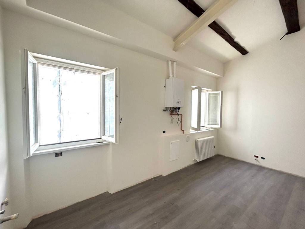 appartamento in vendita a Pesaro in zona Centro Città