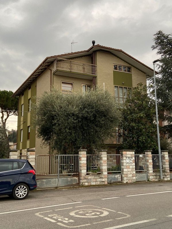 casa indipendente in vendita a Pesaro in zona Centro Città