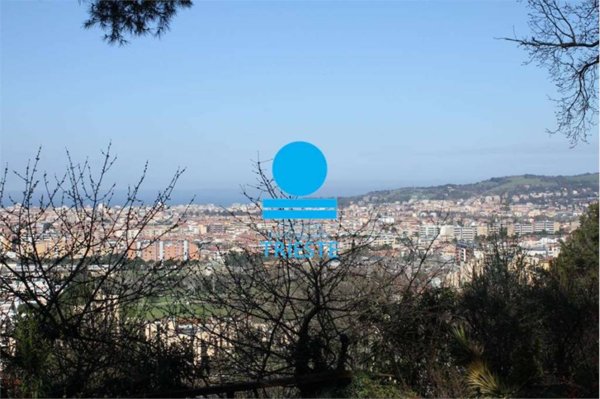 casa indipendente in vendita a Pesaro in zona Villa Fastiggi