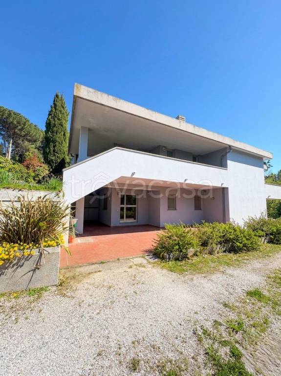 casa indipendente in vendita a Pesaro in zona Trebbiantico