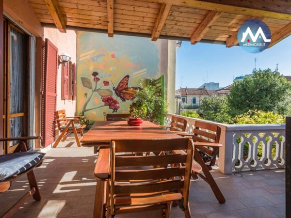 casa indipendente in vendita a Pesaro in zona Porto