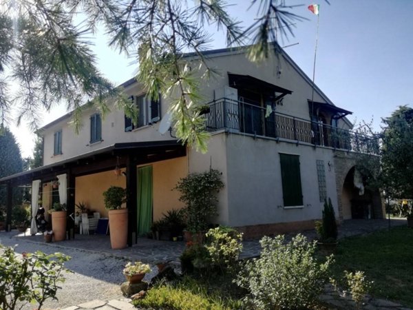 casa indipendente in vendita a Pesaro in zona Villa Ceccolini