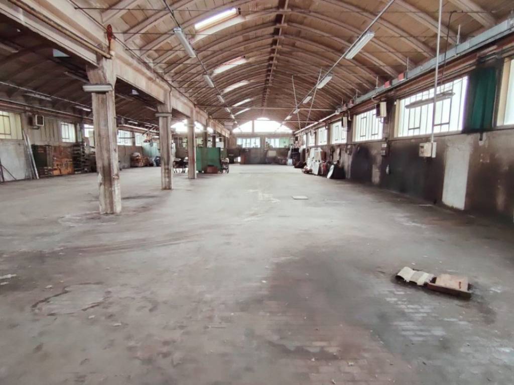 capannone in vendita a Pesaro in zona Soria