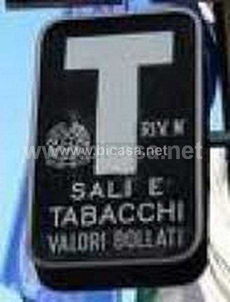 negozio in vendita a Pesaro in zona Mare