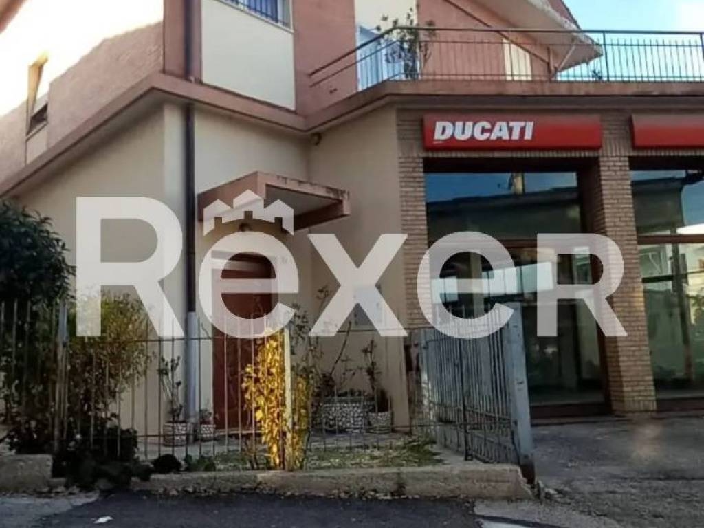 appartamento in vendita a Pesaro in zona Soria