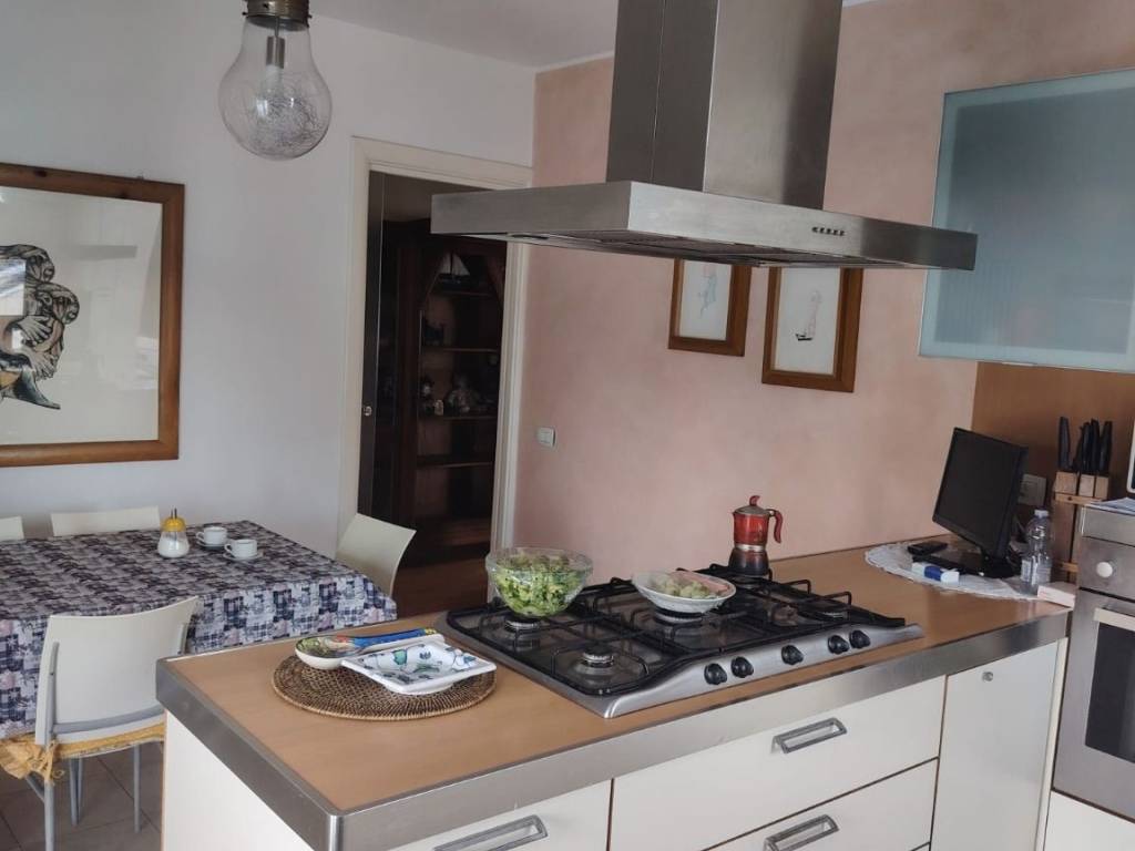 appartamento in vendita a Pesaro in zona Baia Flaminia