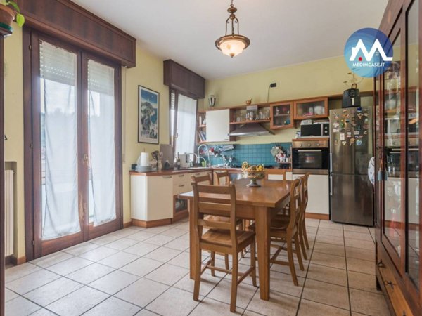 casa indipendente in vendita a Pesaro in zona Villa Fastiggi