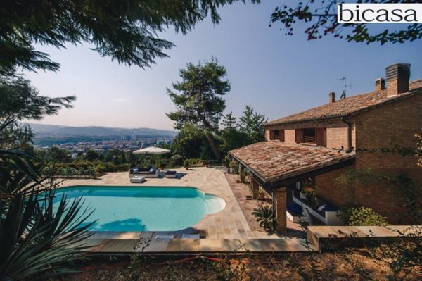 casa indipendente in vendita a Pesaro in zona San Bartolo