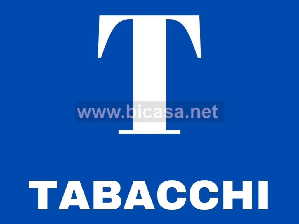 negozio in vendita a Pesaro in zona Pantano