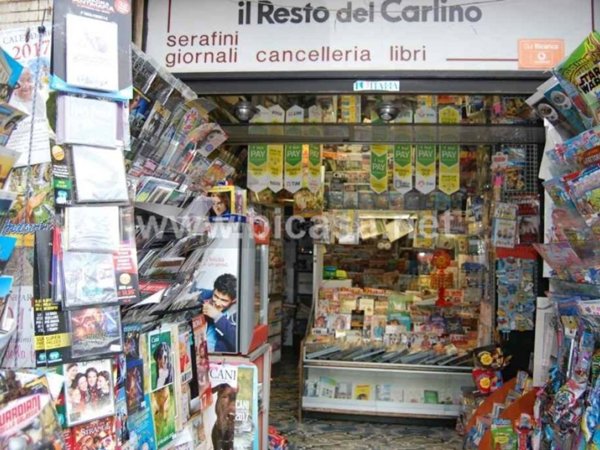 negozio in vendita a Pesaro in zona Centro Città