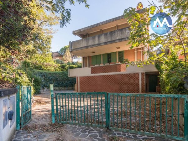 casa indipendente in vendita a Pesaro in zona Loreto