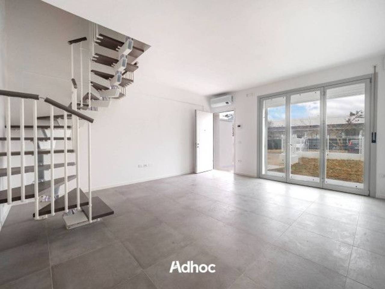 casa indipendente in vendita a Pesaro in zona Vismara