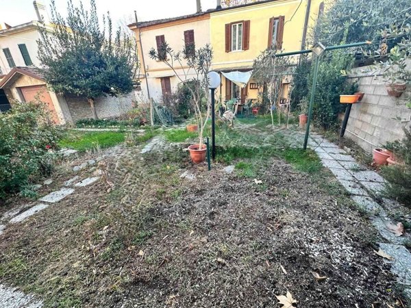 casa semindipendente in vendita a Pesaro in zona Pantano