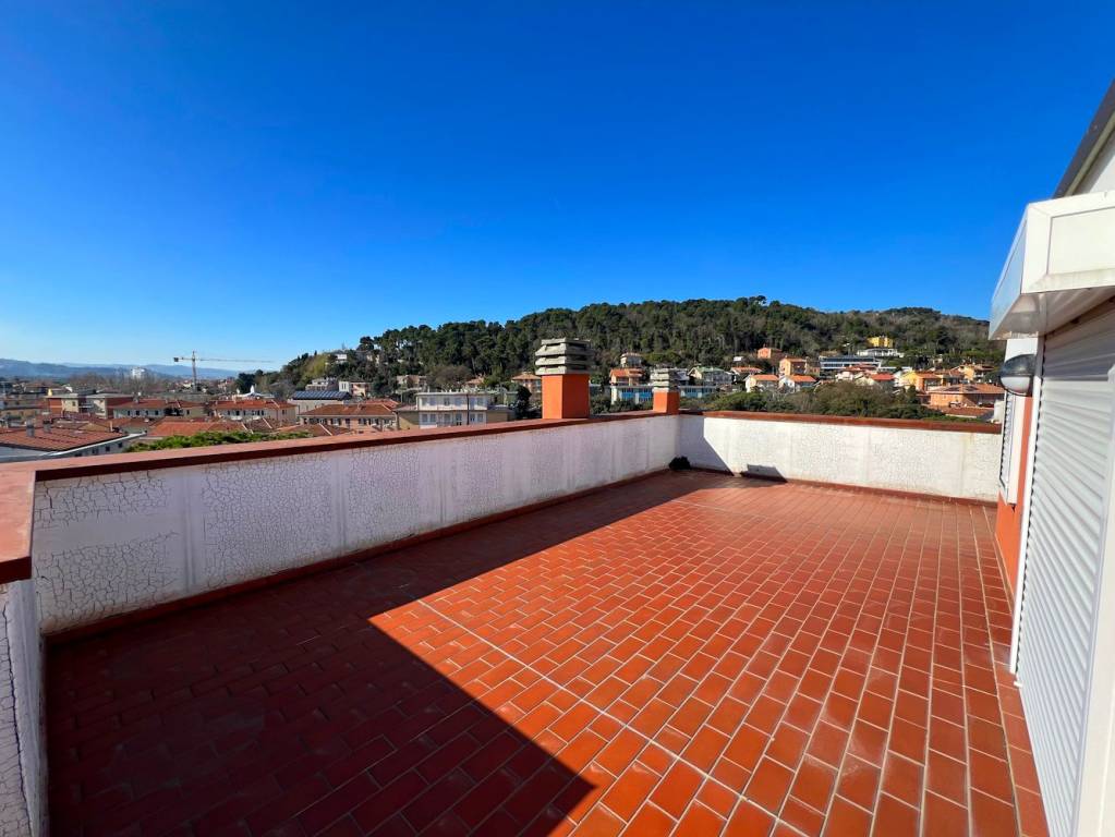 appartamento in vendita a Pesaro in zona Soria