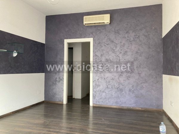 locale commerciale in vendita a Pesaro in zona Pantano