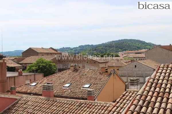 appartamento in vendita a Pesaro in zona Centro Città