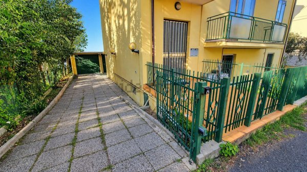 appartamento in vendita a Pesaro in zona Mare