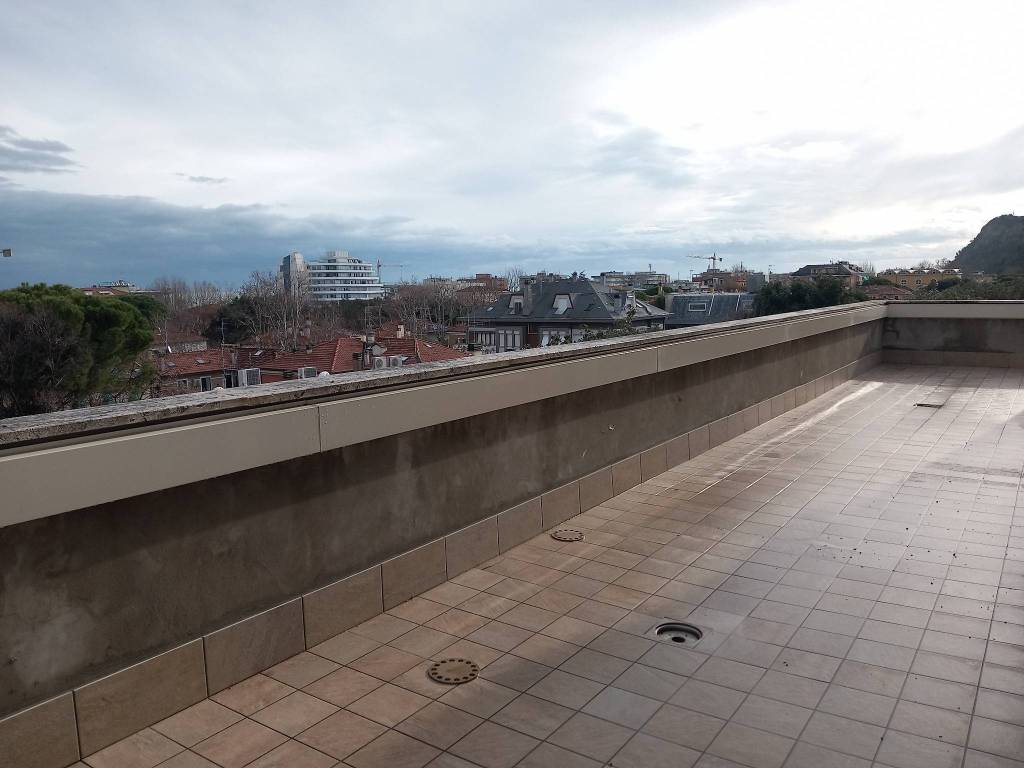 appartamento in vendita a Pesaro in zona Mare