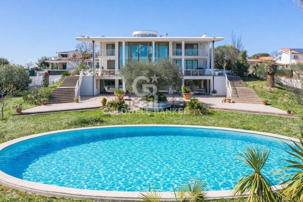 casa indipendente in vendita a Pesaro in zona Mare