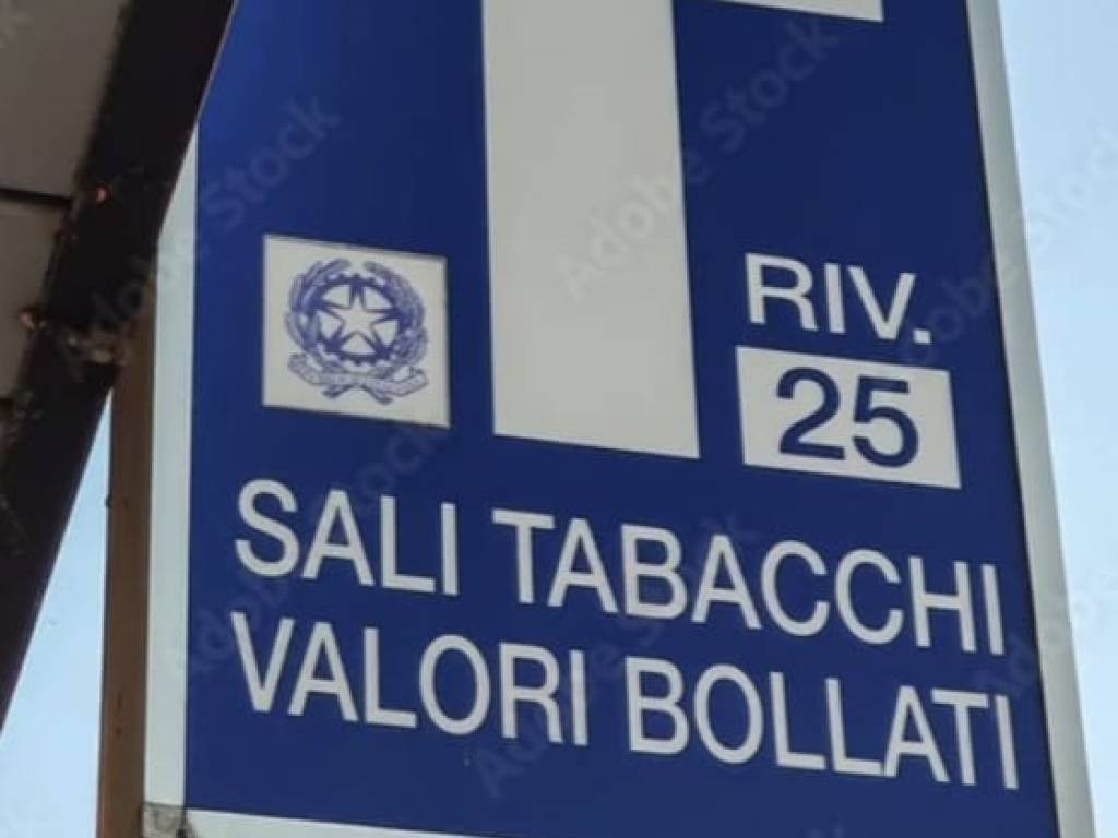 negozio in vendita a Pesaro in zona Tre Ponti