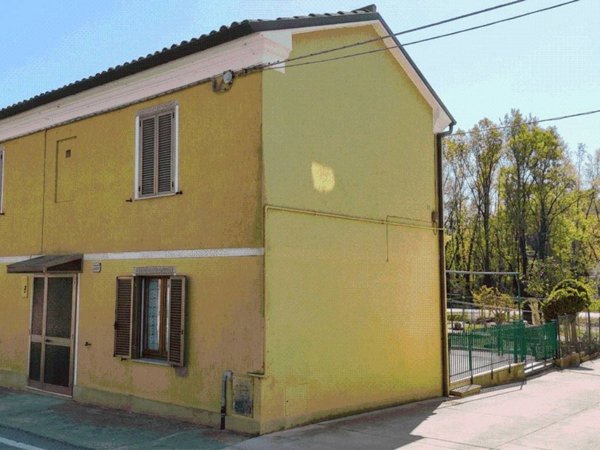 casa indipendente in vendita a Pesaro in zona Cattabrighe